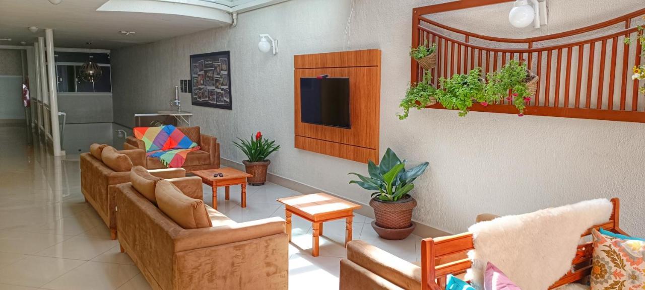Hotel Pousada Familia De Nazare Cachoeira Paulista Exterior foto
